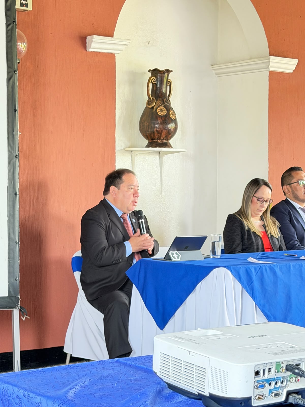 Dr. Manuel Mejicanos Jiménez