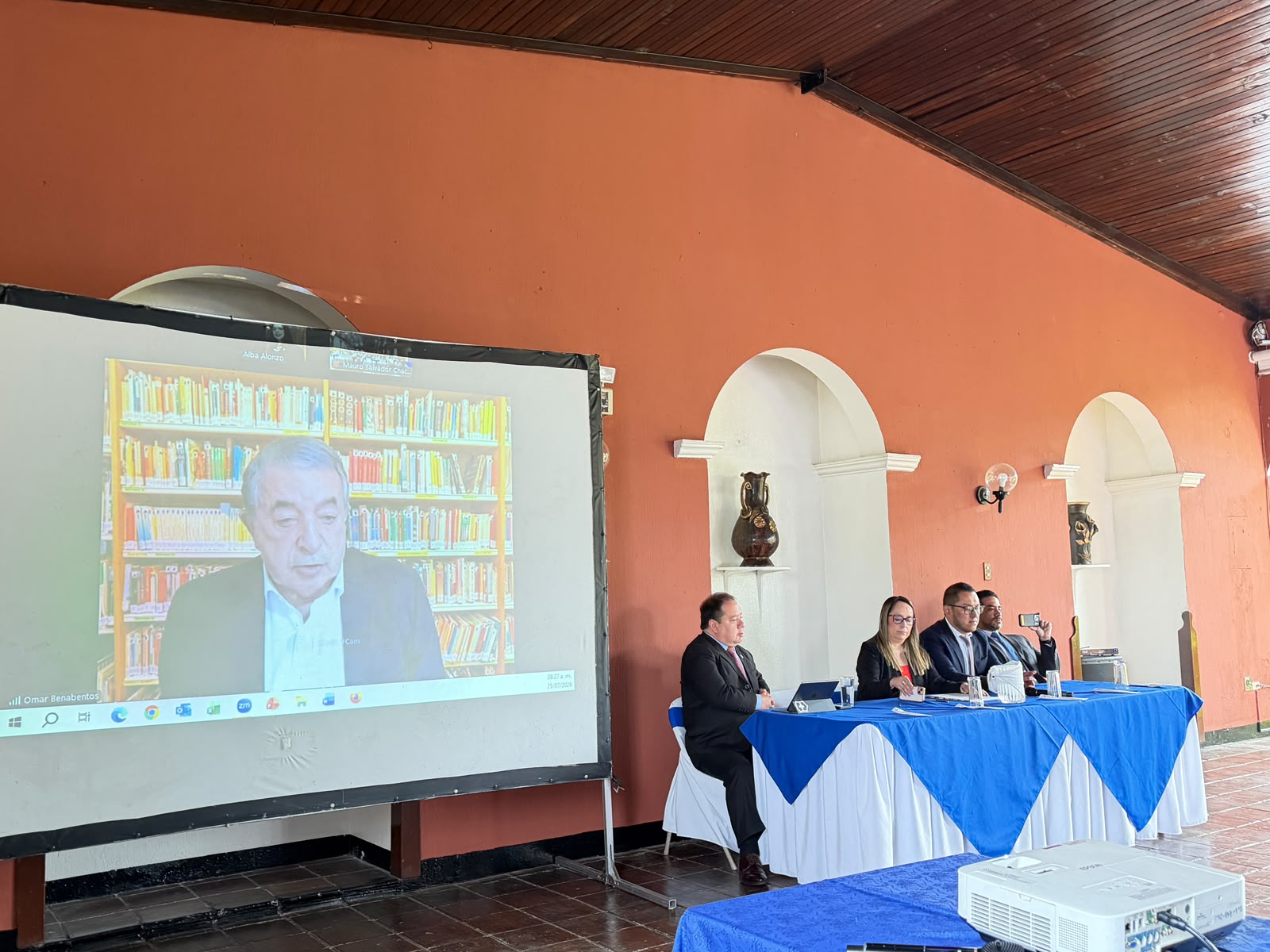 Dr. Omar Benabentos